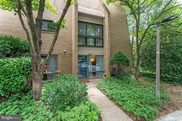 11617 Windbluff Ct #9b, Reston