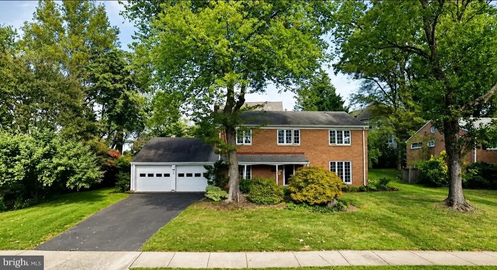 1805 Great Falls St, MCLEAN