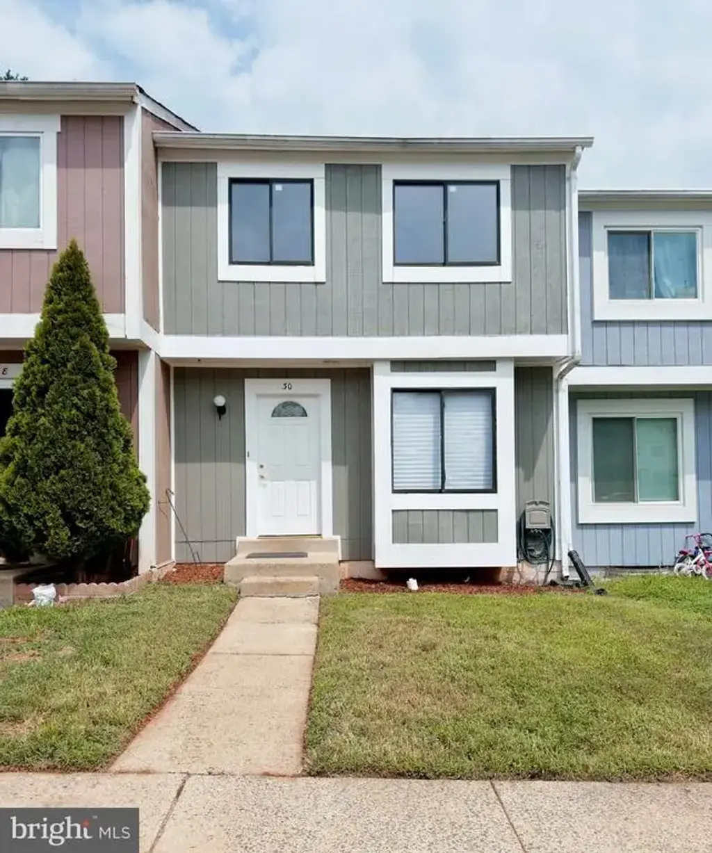 30 Sugarland Square Ct, STERLING