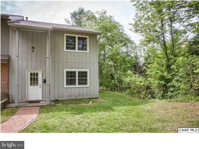 133 Woodlake Dr, Charlottesville