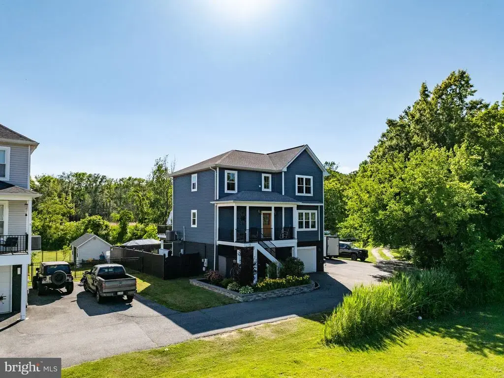 8728 Millers Island Rd, EDGEMERE