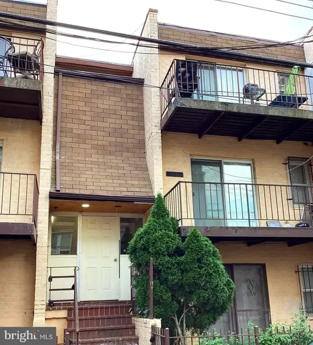 5005 D St Se #104, WASHINGTON