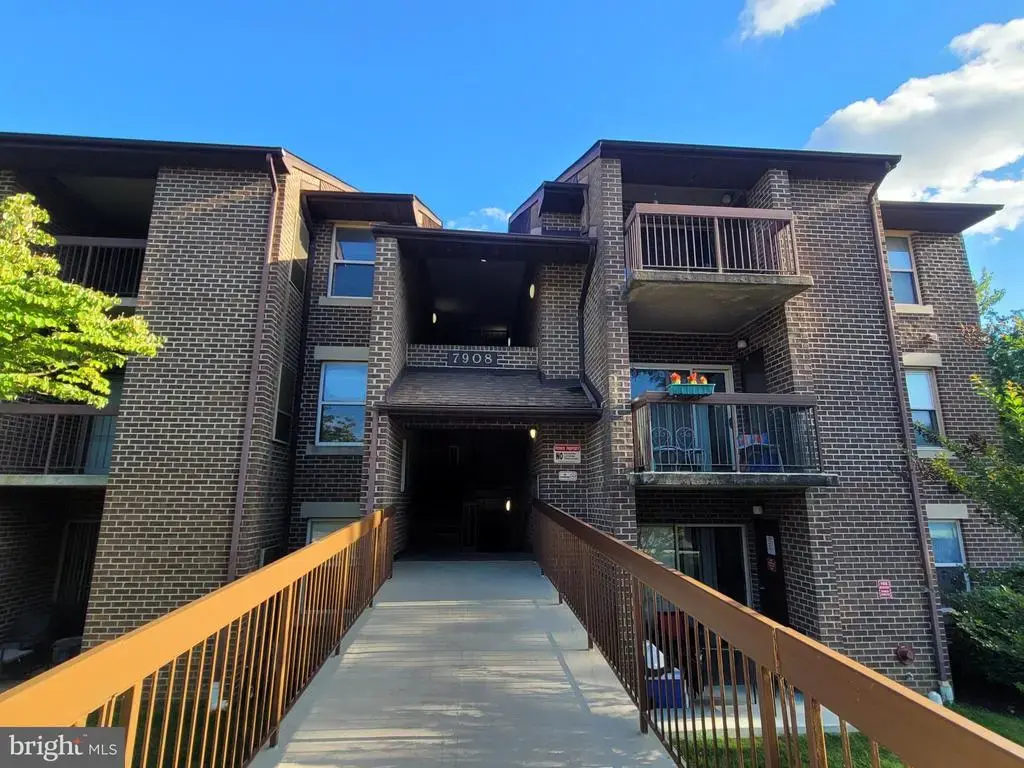 7908 Pearlbush Dr #301, GAITHERSBURG