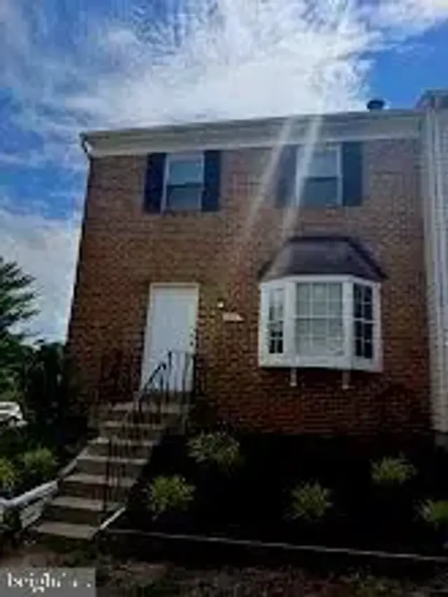 820 Holly Dr, La Plata