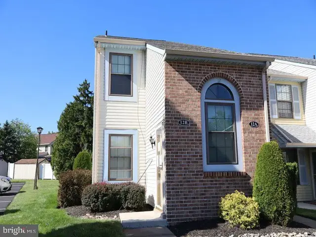 12 Lumber Jack Cir #22-b, Horsham