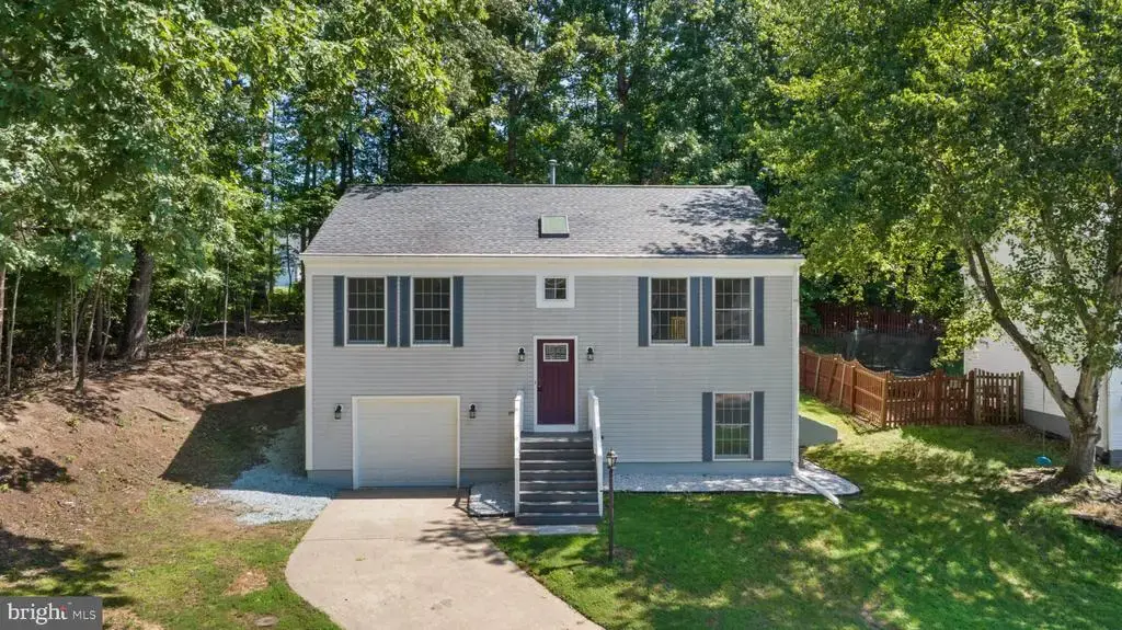 14 Glendale Dr, STAFFORD