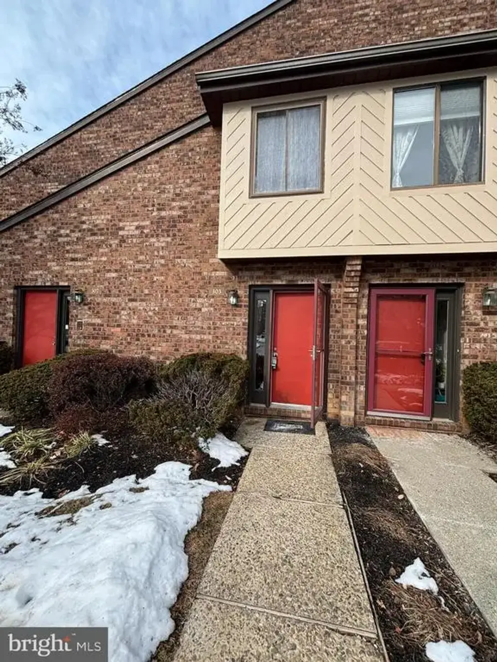 303 Mountainview Dr #303, CHESTERBROOK