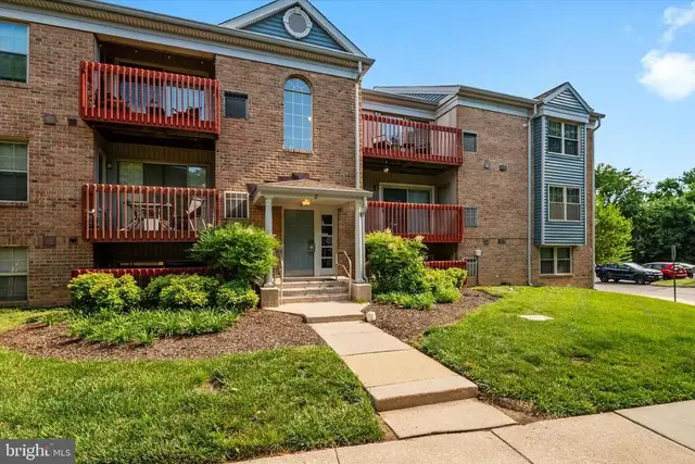 2 Banyan Wood Ct #304, Essex