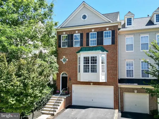 43764 Lees Mill Sq, Leesburg