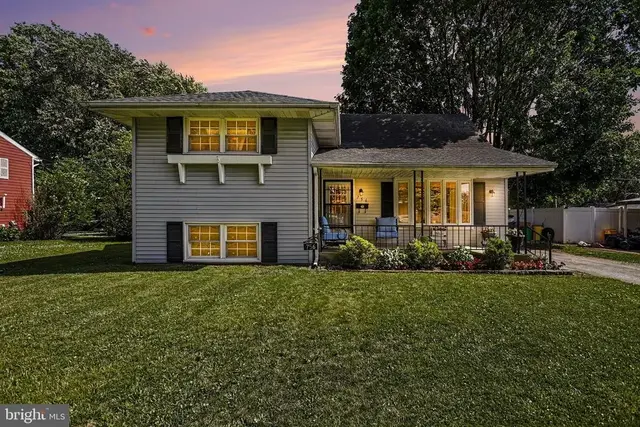 756 Fireside Rd, York