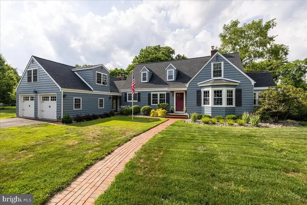 6 E School Ln, YARDLEY