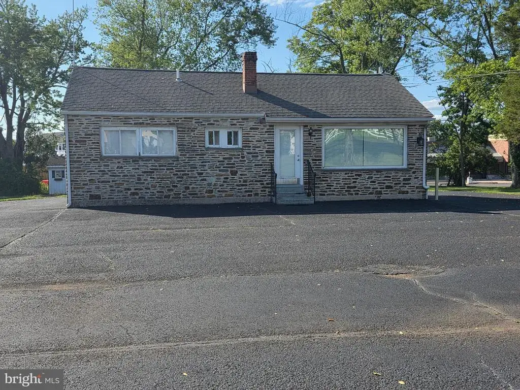 513 W Butler Ave, CHALFONT