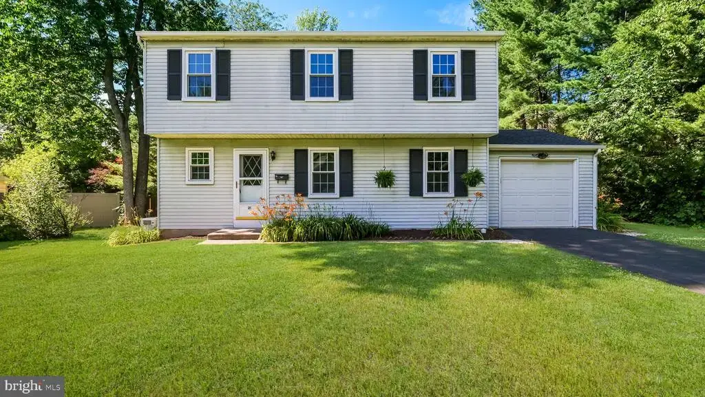 21 Belmont Sq, DOYLESTOWN