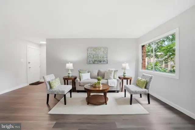 8003 Chanute Pl #8, Falls Church