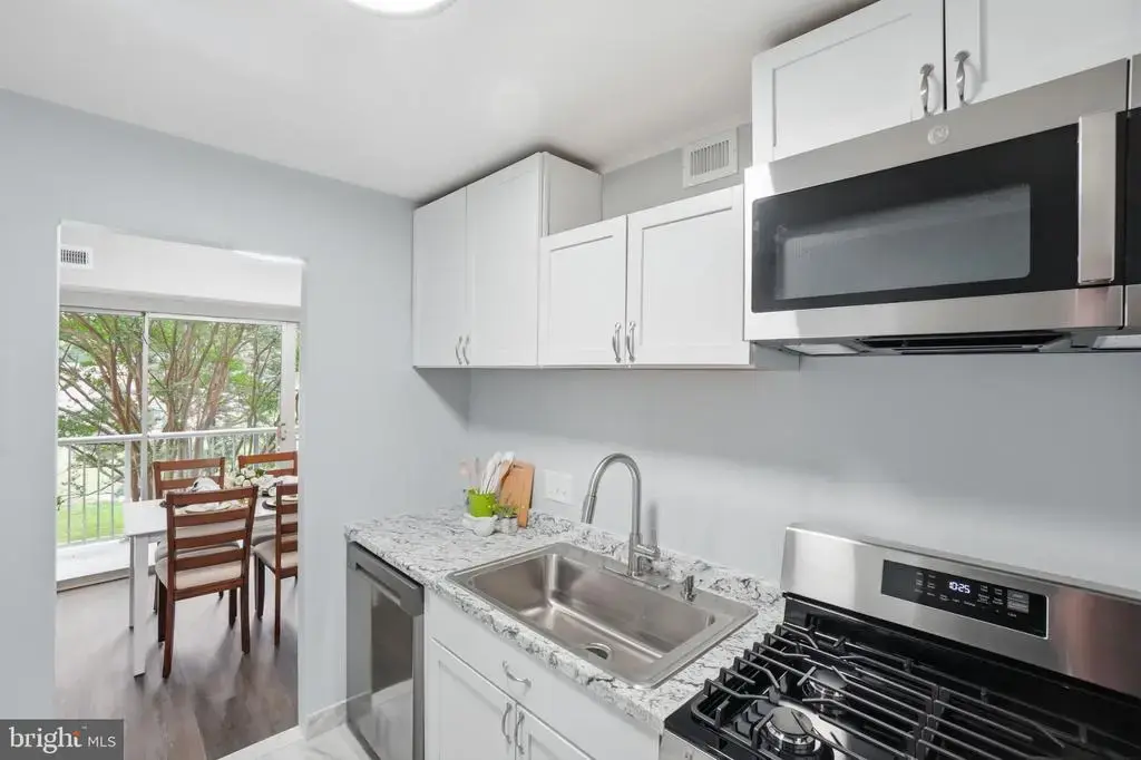 8003 Chanute Pl #8, FALLS CHURCH