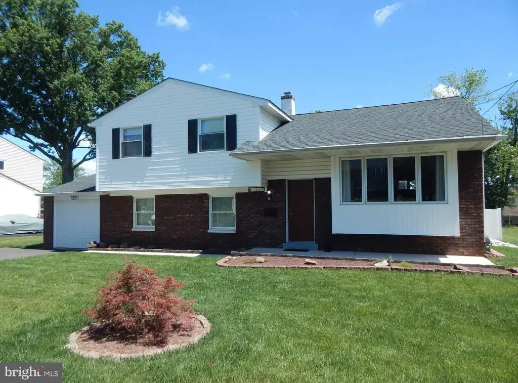 1443 Hampton Ln, WARMINSTER