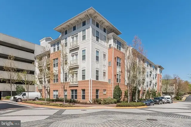 9486 Virginia Center Blvd #308, Vienna