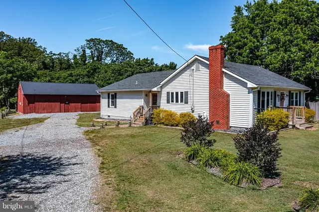 9832 River Rd, Lancaster