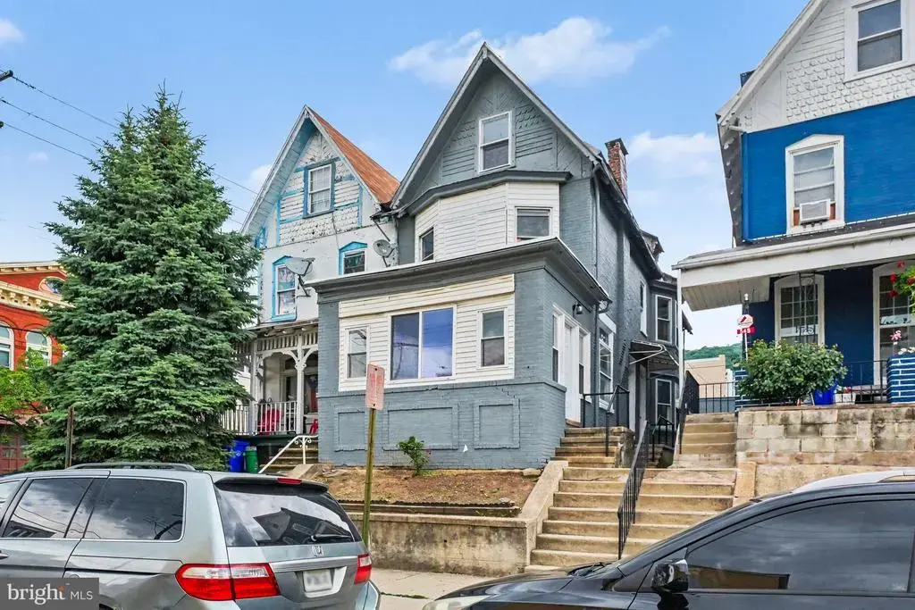 551 N 11th St, READING