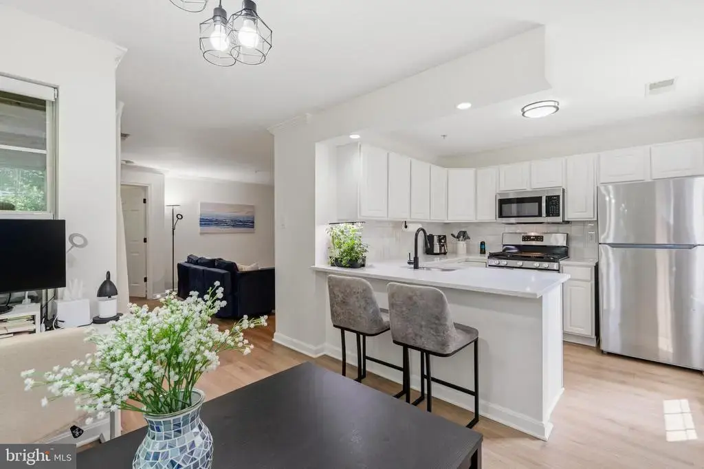 111 Timberbrook Ln #202, GAITHERSBURG