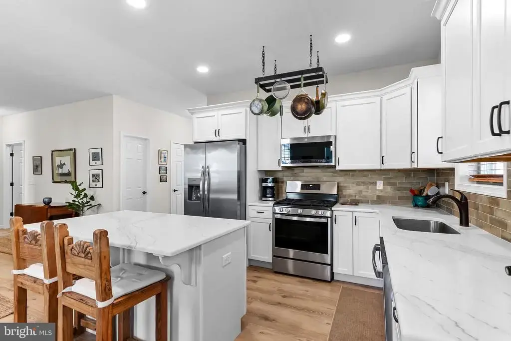 614 Greenbriar Path, COCHRANVILLE