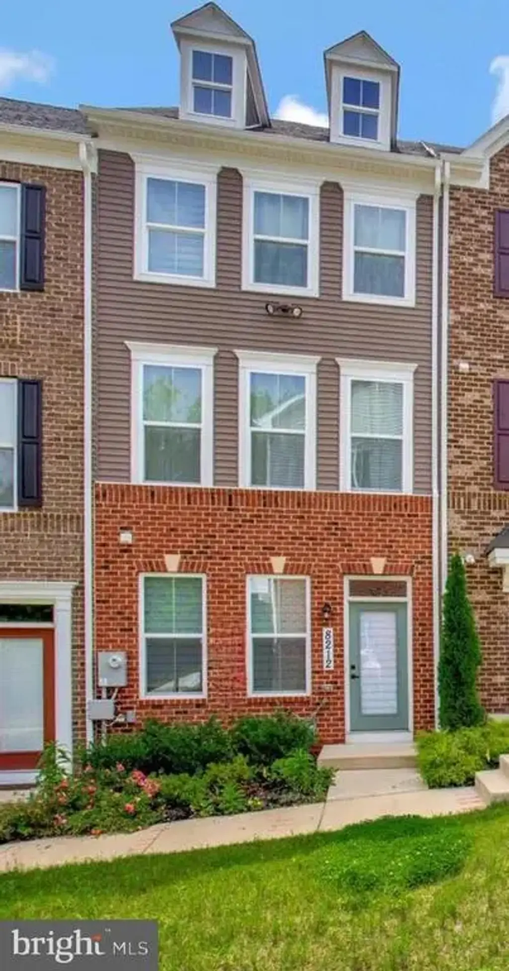 8212 Goldstone Ct, HYATTSVILLE