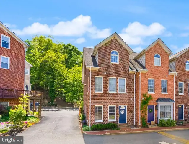 202 Center Ln, Occoquan