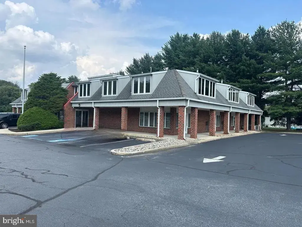 1050 Mantua Pike, WENONAH
