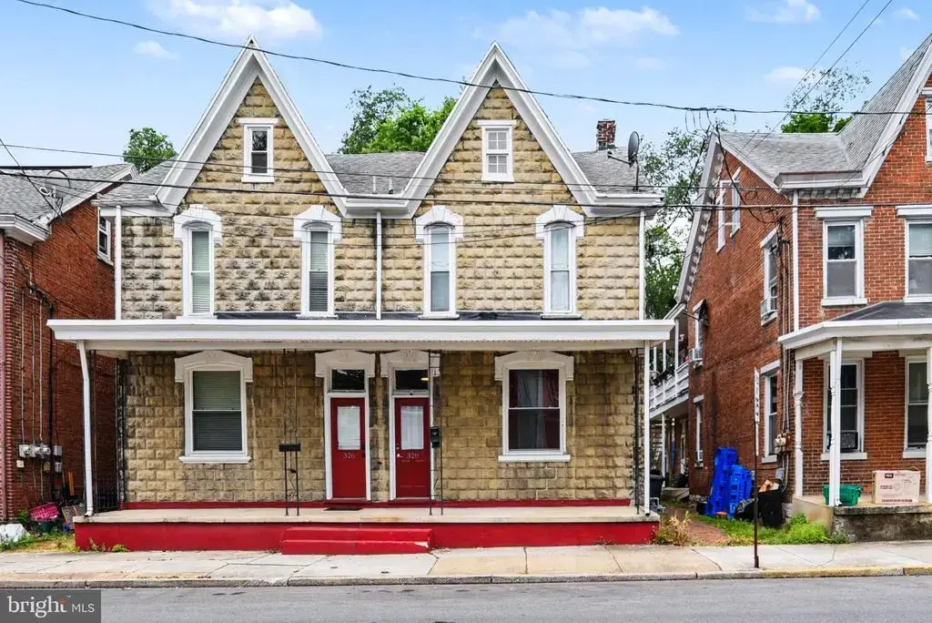 328 N College St, CARLISLE