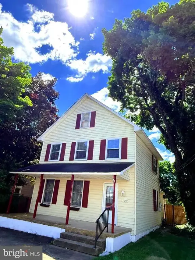 320 Smyrna Ave, Clayton