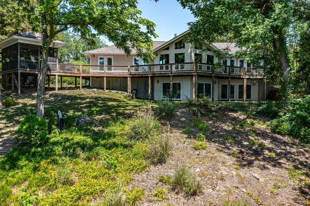 577 Melrose Rd, LOTTSBURG