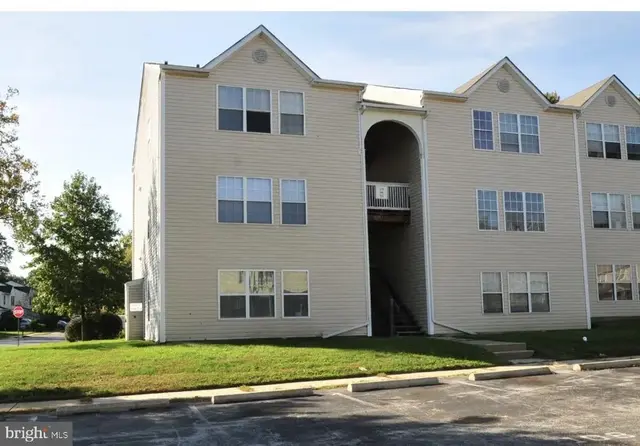 221b Highland Blvd, New Castle