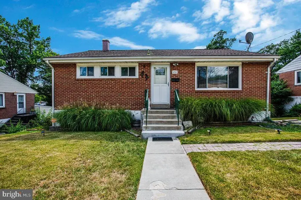 4702 66th Pl, HYATTSVILLE