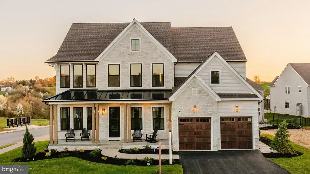 300 Pearl Ln #hawthorne, GILBERTSVILLE