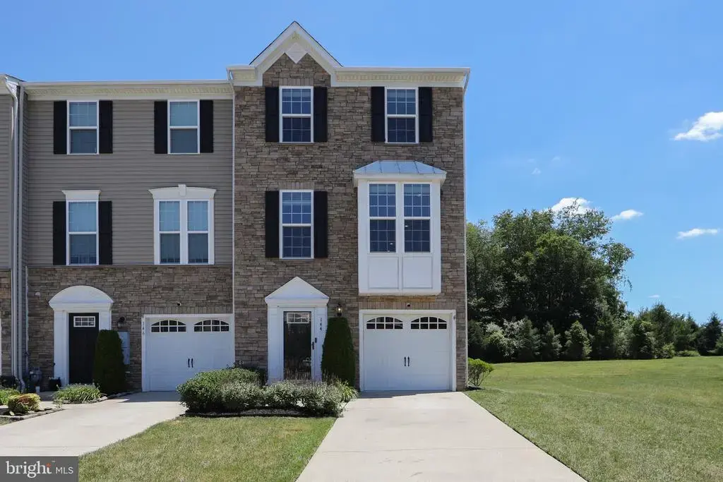 144 Village Green Ln, SICKLERVILLE