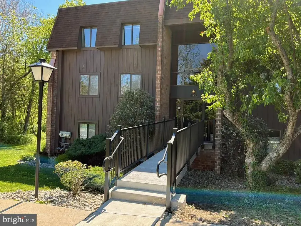 15 Hermitage Dr, NEW HOPE