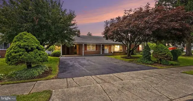 113 Grant Dr, Hanover