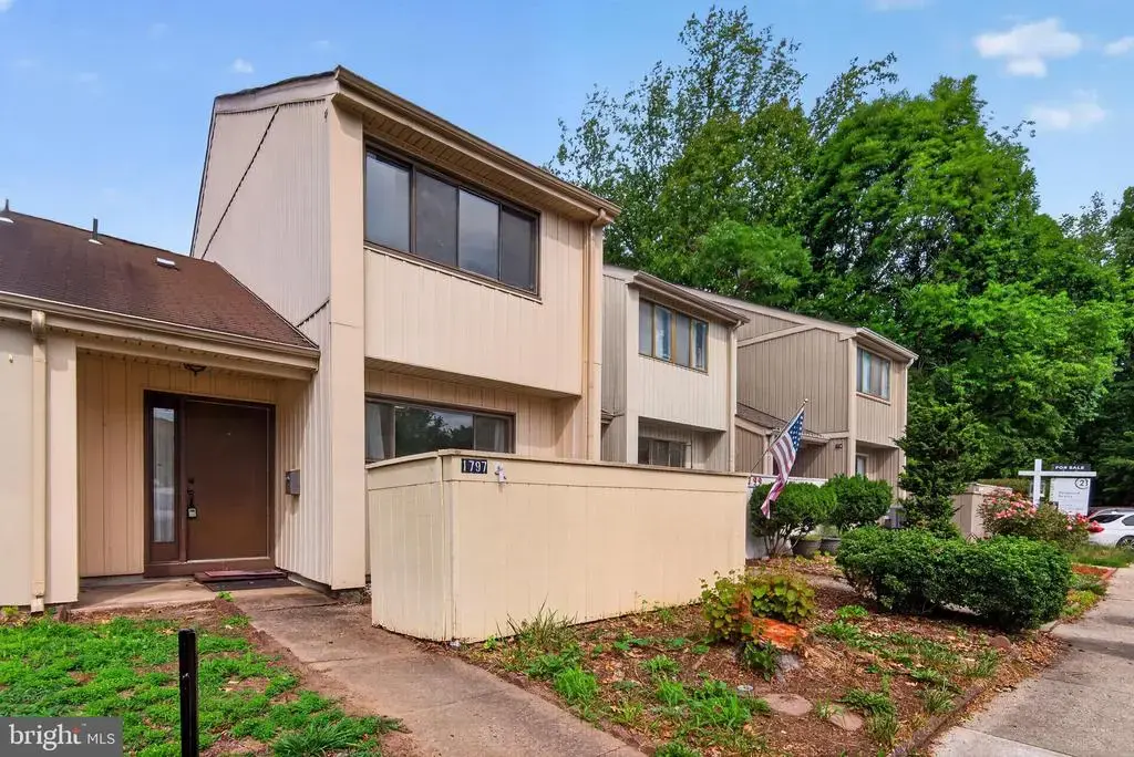 1797 Powder Horn Ter, WOODBRIDGE