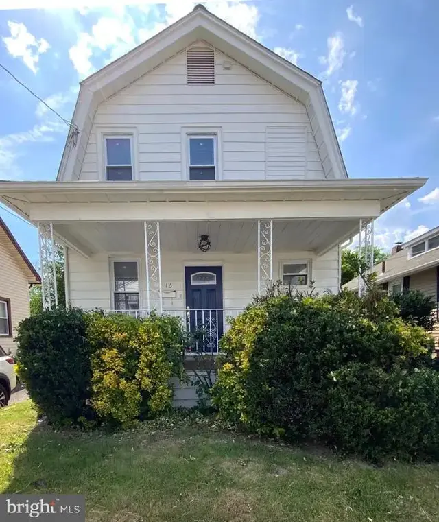 16 W Roland Rd, Brookhaven