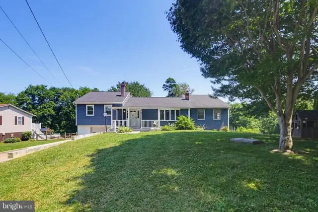 4307 Howard Dr, Sykesville