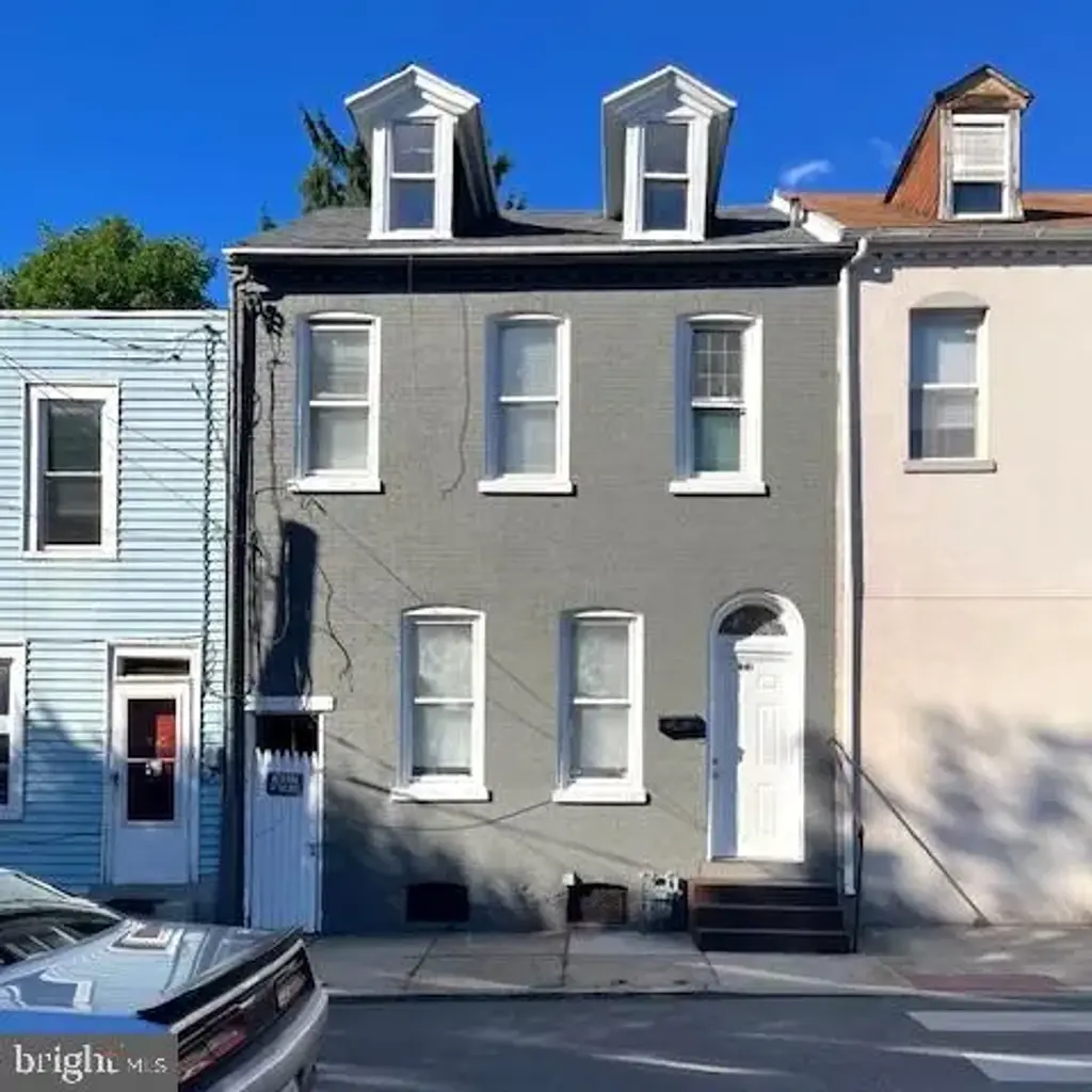 441 E Strawberry St, LANCASTER