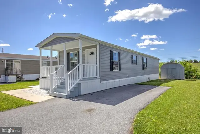 75 Lobin Rd, East Earl