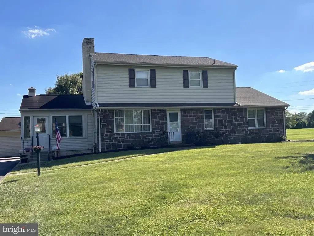 27 Oak Ln, ROYERSFORD