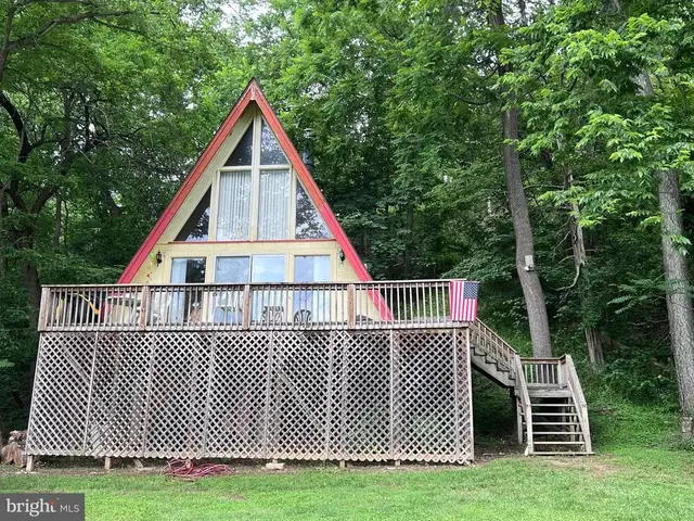444 Deer Meadow Dr, Strasburg