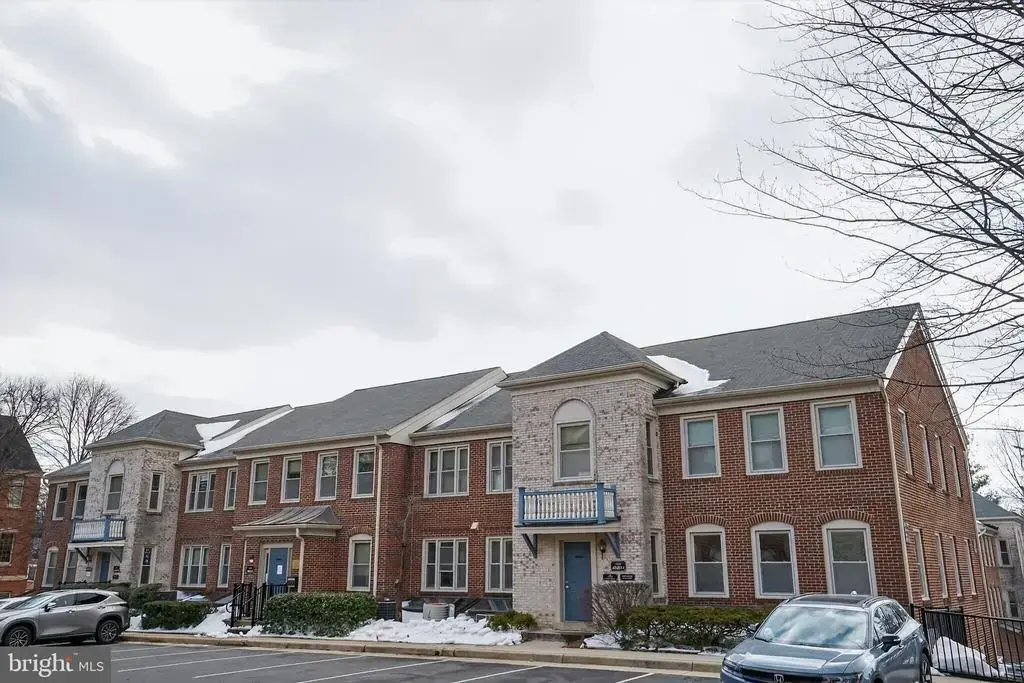 4322 Evergreen Ln #e, ANNANDALE