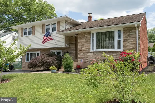 13 Hillcroft Rd, Newark
