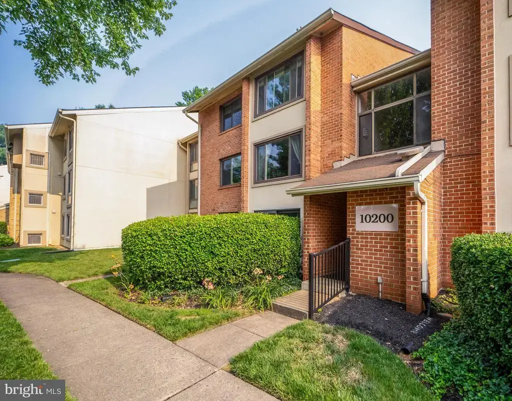 10200 Bushman Dr #114, OAKTON