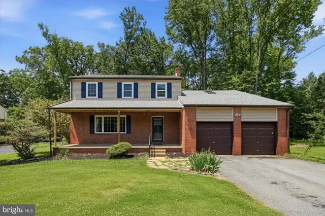 6 Janice Dr, Wilmington