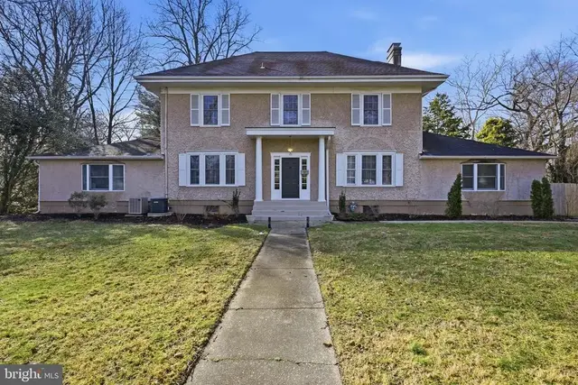 57 W Park Pl, Newark