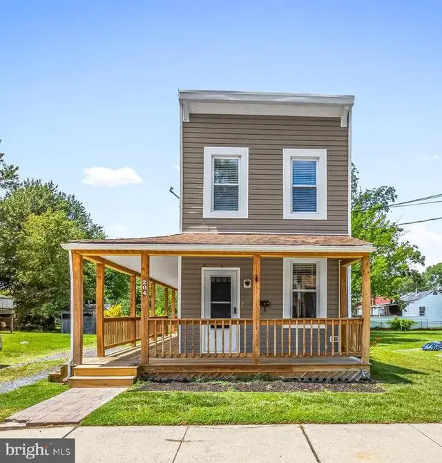 204 Mace Ave, Essex